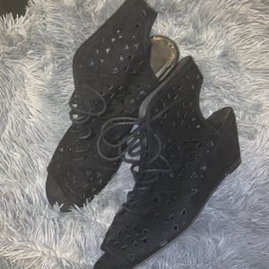 Size 13, Brash laced Wedges